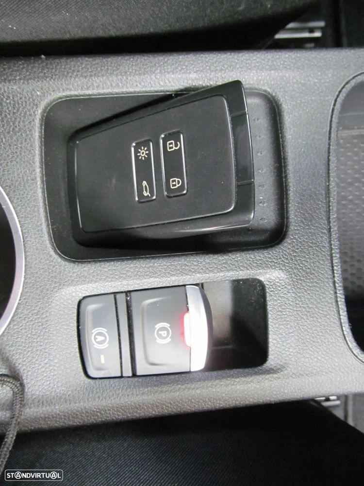 Renault Captur 1.6 E-Tech Plug-In Intens - 29