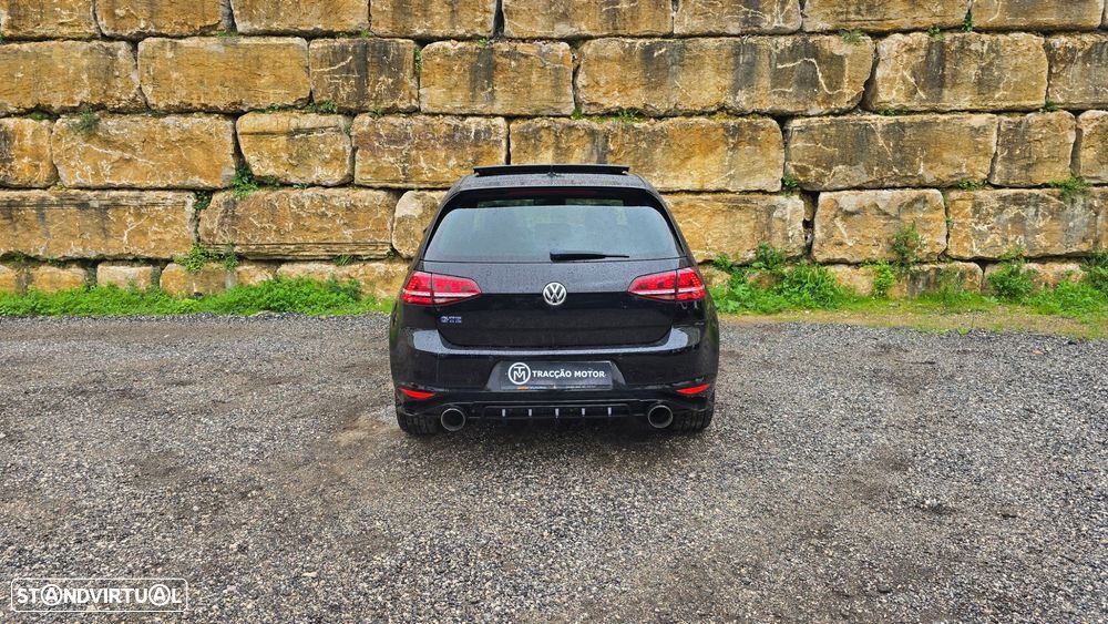 VW Golf - 6