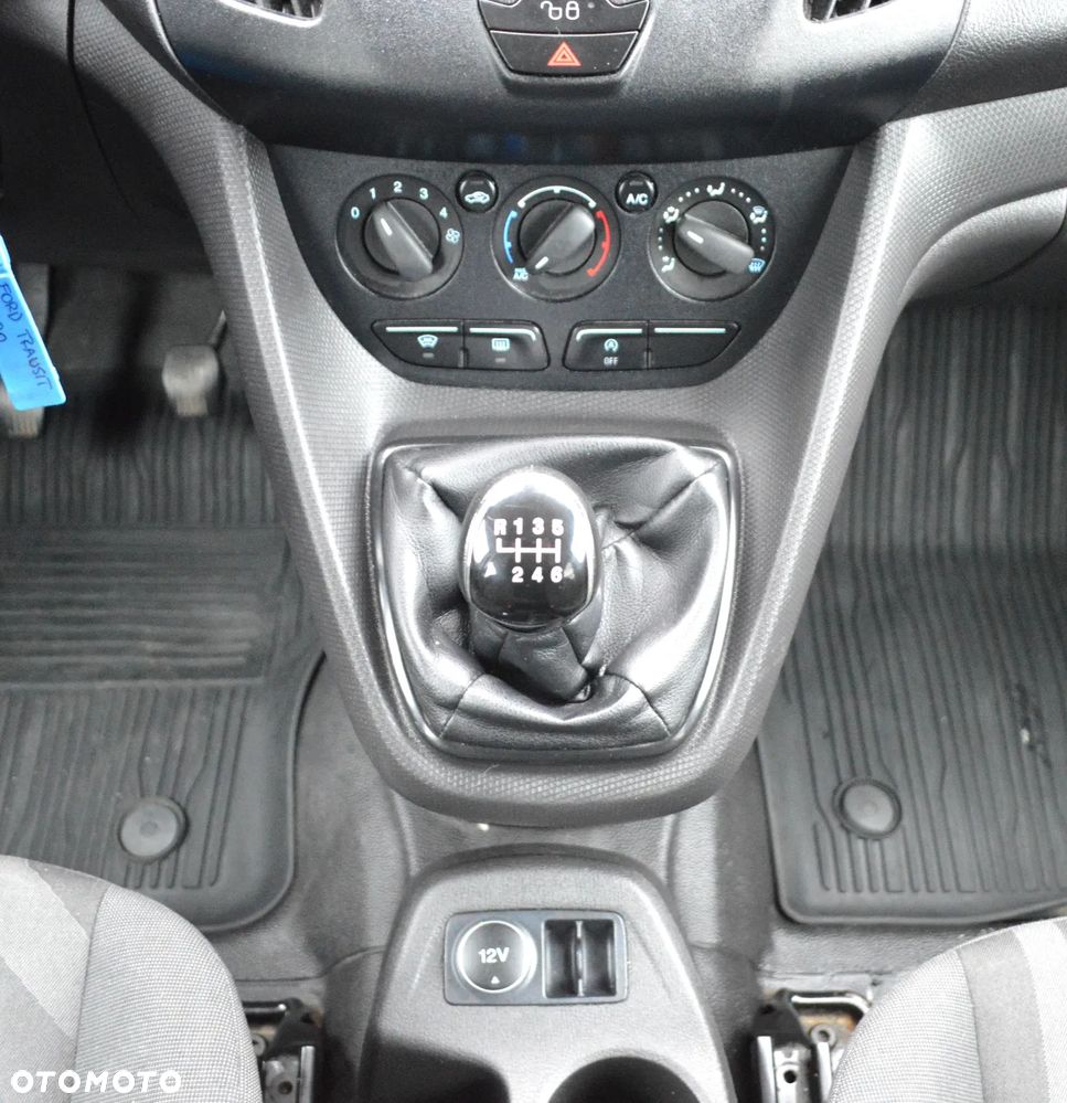 Ford Transit Connect - 21