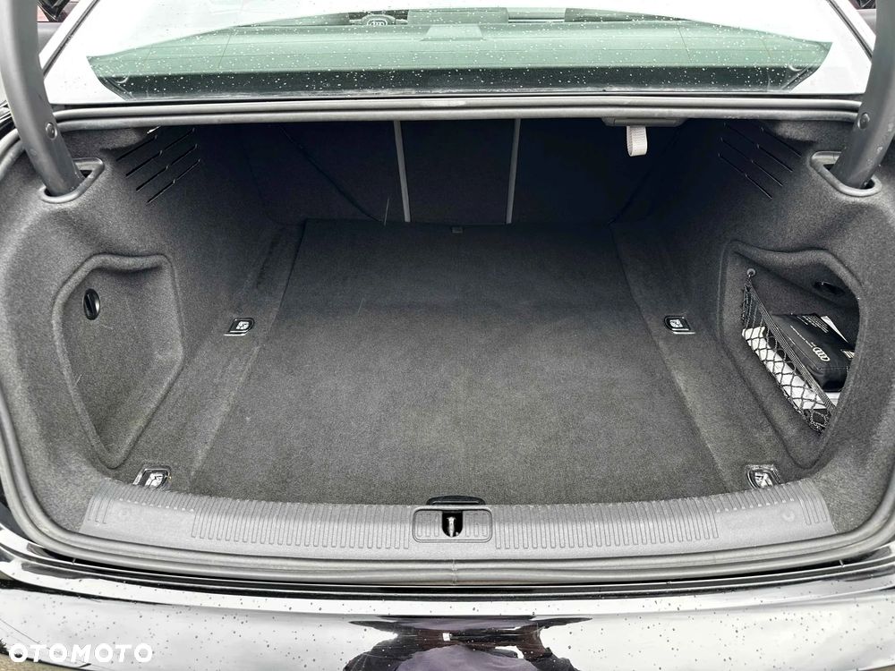 Audi A4 Limousine - 35