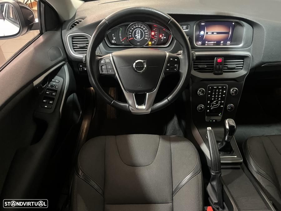 Volvo V40 Cross Country 2.0 D3 Summum - 20