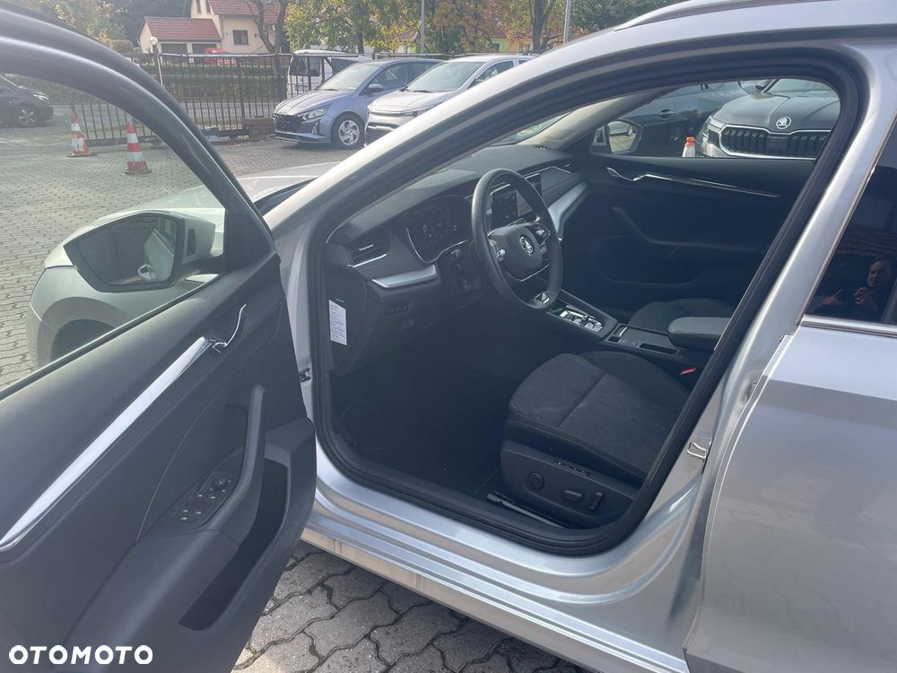 Skoda Octavia 2.0 TDI Ambition DSG - 8