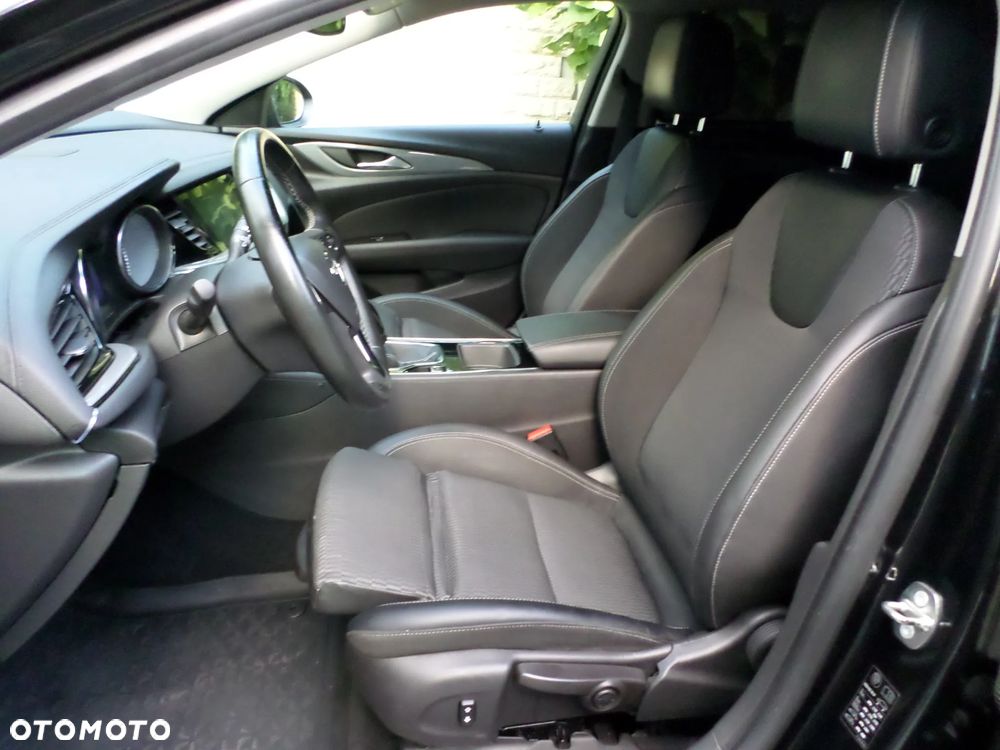 Opel Insignia 2.0 CDTI Cosmo S&S - 24