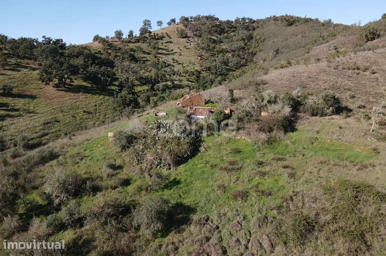 Ruína para recuperar com 85m2 em São Marcos da Serra - Grande imagem: 3/20