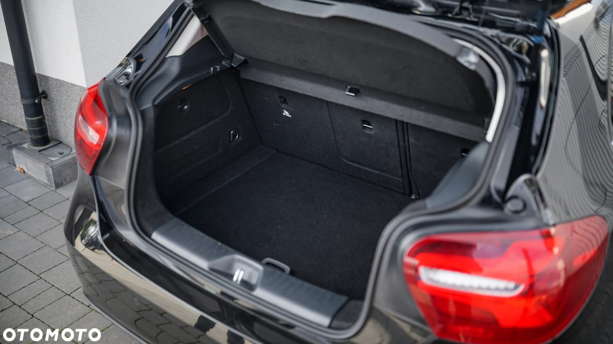Mercedes-Benz Klasa A 180 7G-DCT Style - 33