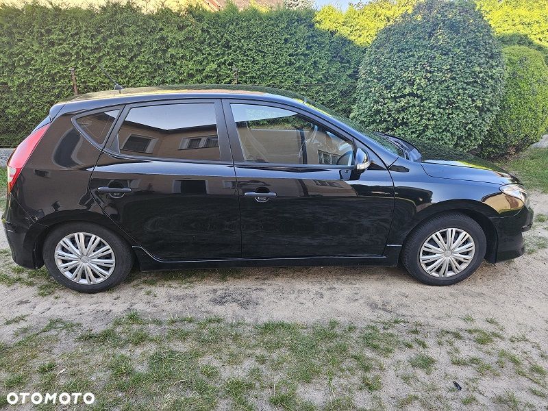 Hyundai i30 1.4 Comfort EU5 - 6