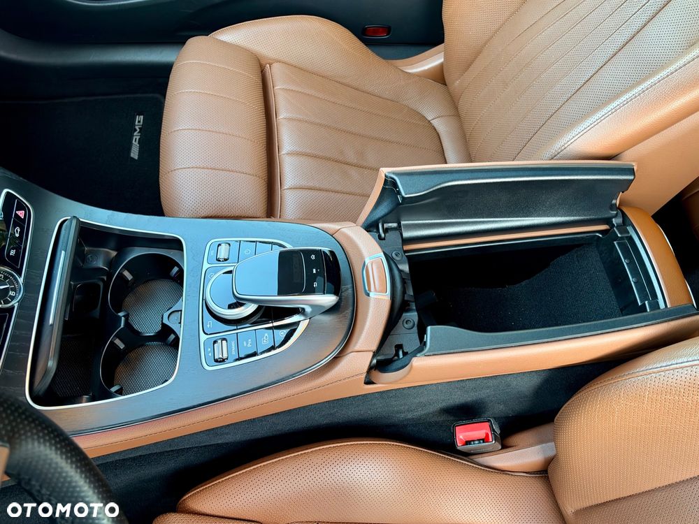 Mercedes-Benz Klasa E 220 d 4-Matic 9G-TRONIC - 30