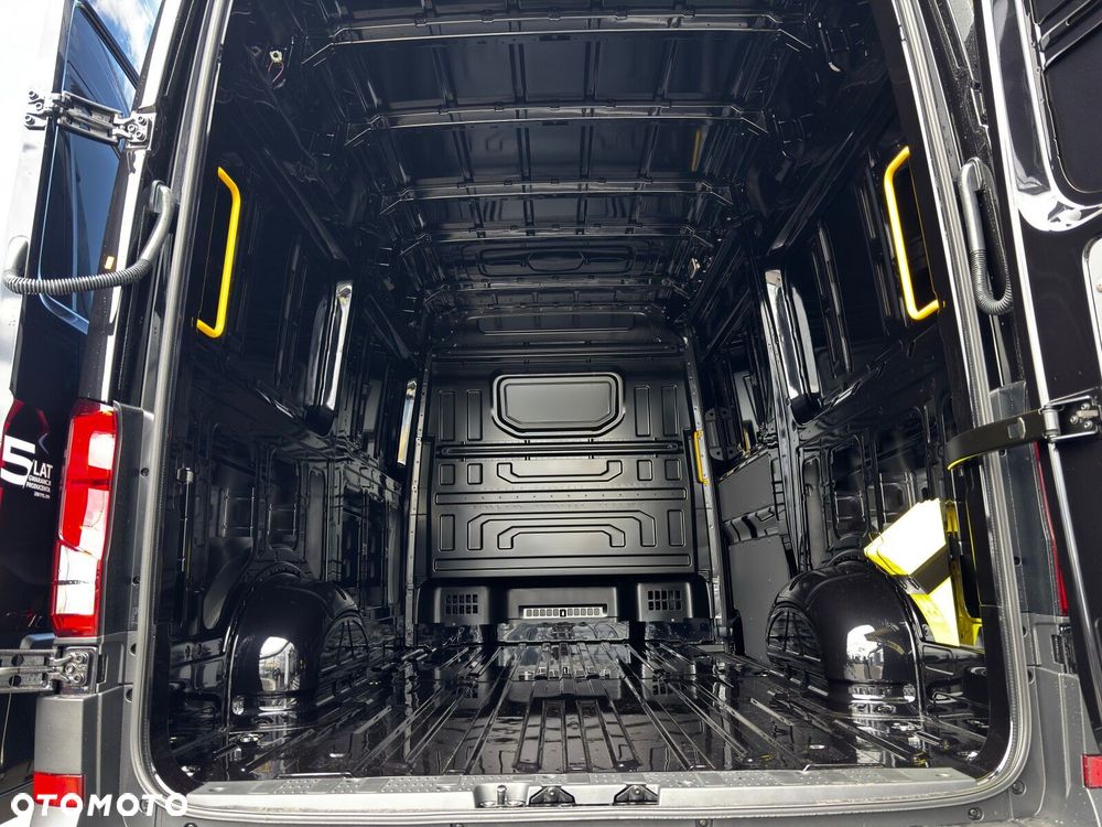 Volkswagen Crafter 2.0 TDI 177 KM L3H3 8-automat 3m - 9