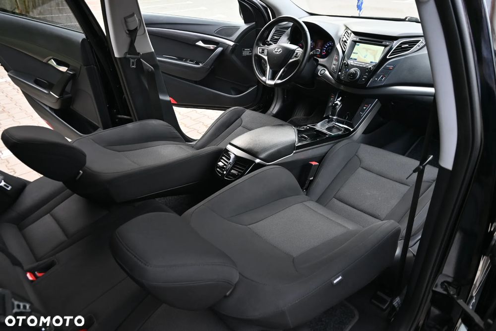 Hyundai i40 i40cw 1.7 CRDi Automatik Fifa World Cup Edition Gold - 27