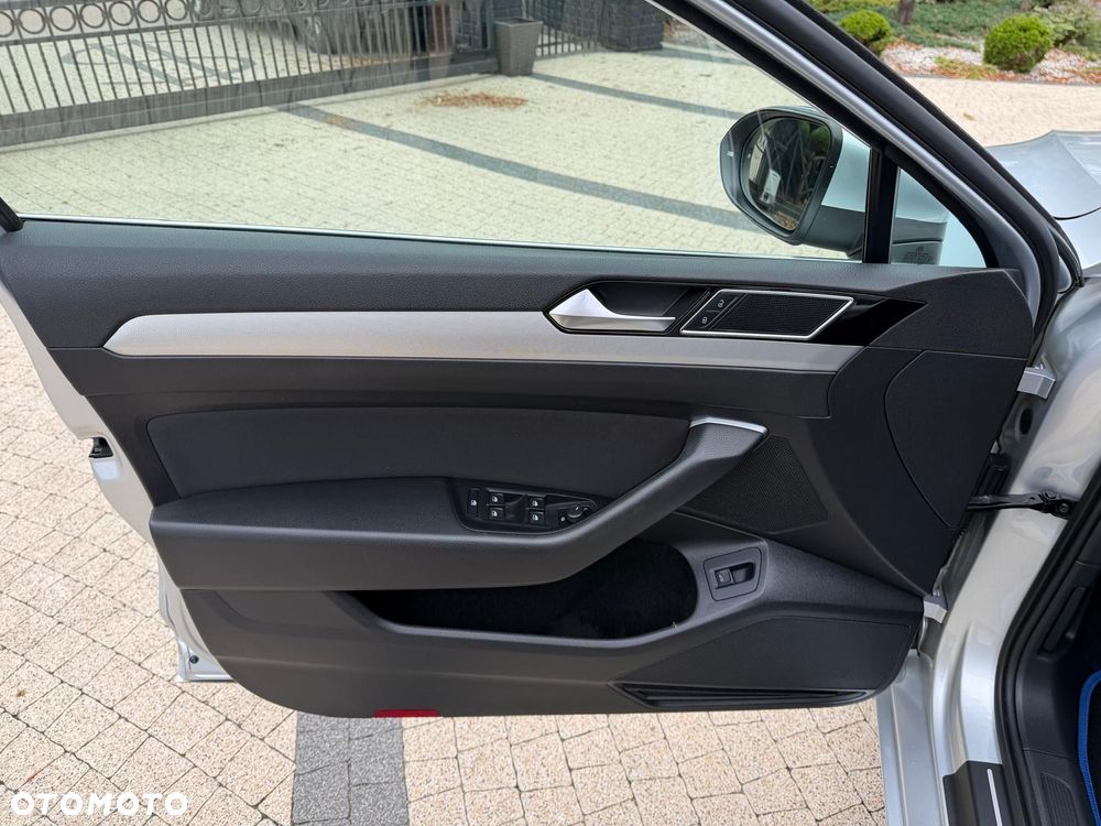 Volkswagen Passat 1.4 TSI ACT (BlueMotion Technology) Comfortline - 32