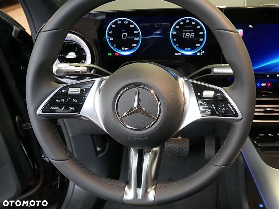 Mercedes-Benz GLB - 9