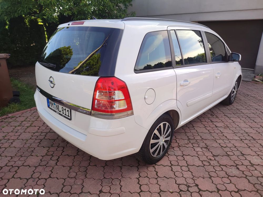 Opel Zafira 1.6 Cosmo - 31