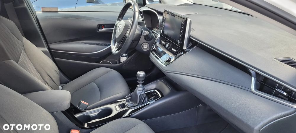 Toyota Corolla 1.6 Comfort - 12