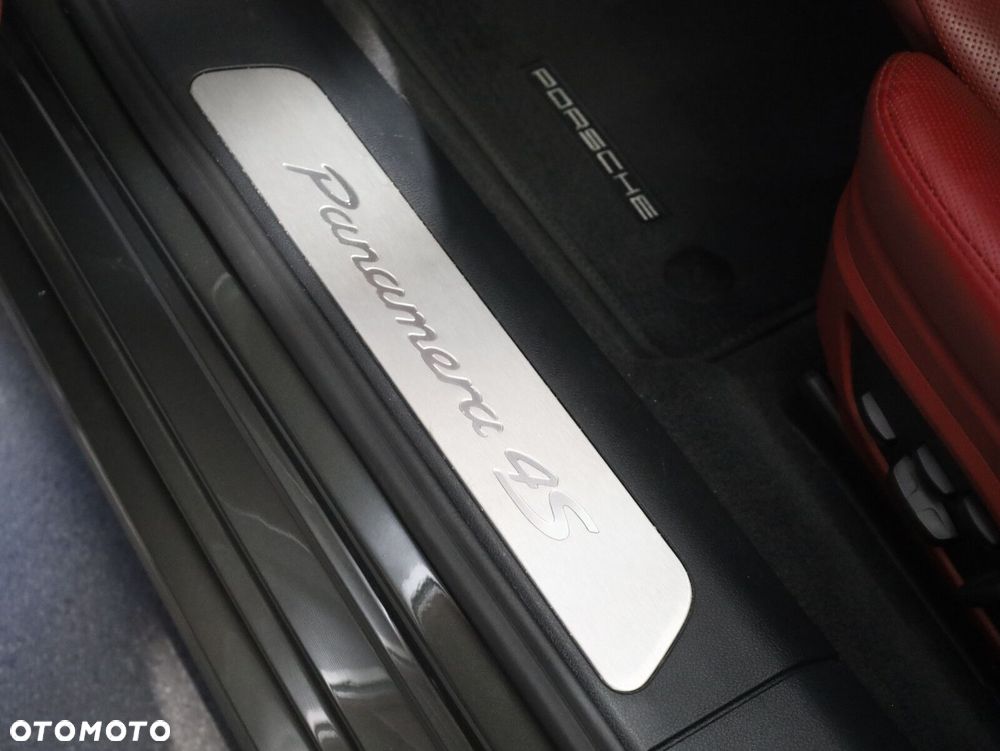 Porsche Panamera - 18
