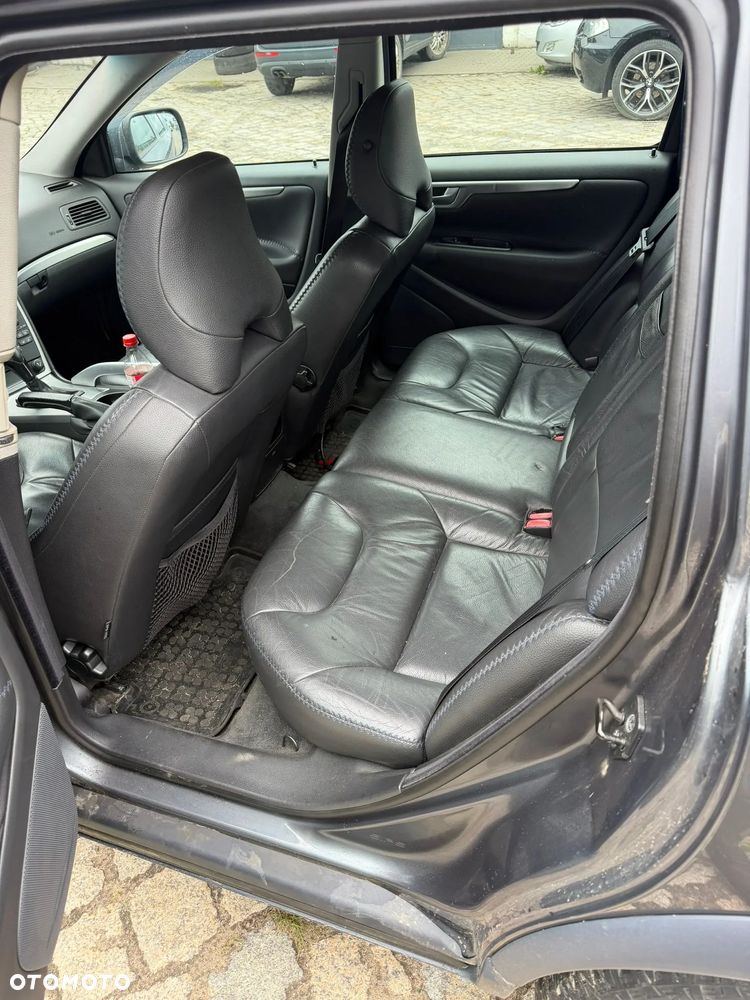 Volvo XC 70 D5 AWD Kinetic - 4