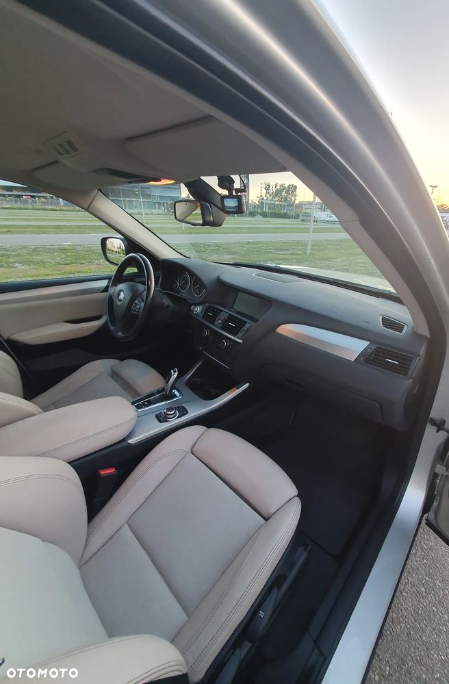 BMW X3 xDrive20d - 10