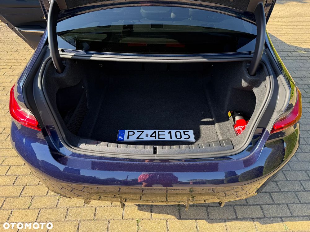 BMW Seria 3 320d xDrive M Sport sport - 18