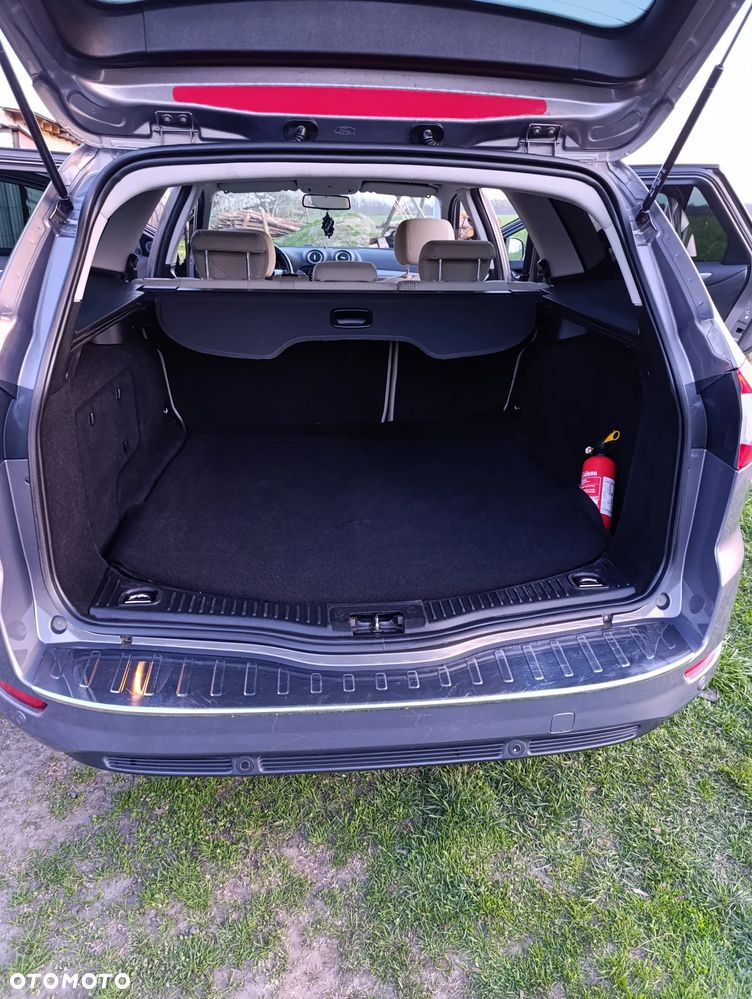 Ford Mondeo 2.0 TDCi Ambiente - 19