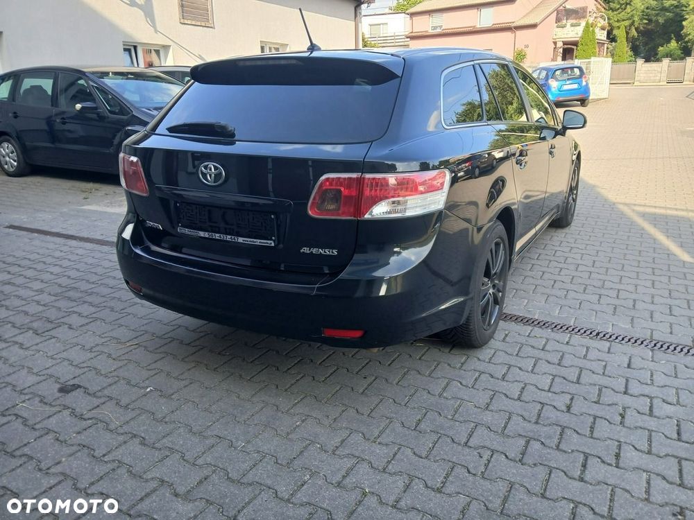Toyota Avensis 2.2 D-4D Style - 4