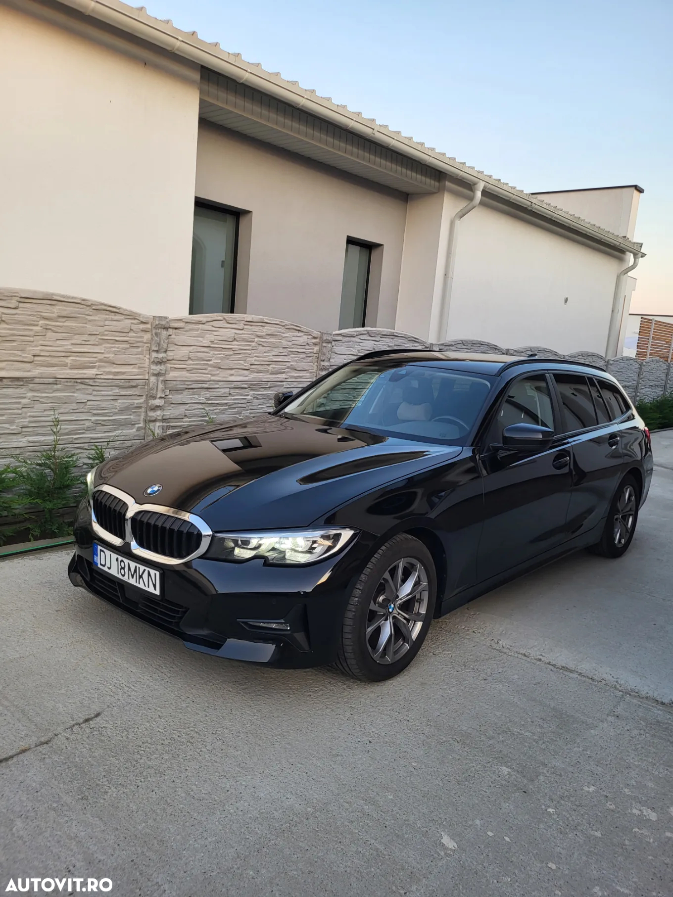 BMW Seria 3 318d Touring Aut. Sport Line - 9
