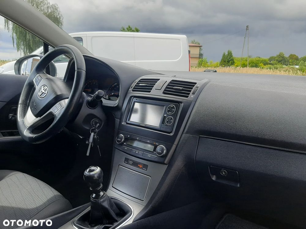 Toyota Avensis 1.8 Executive - 19
