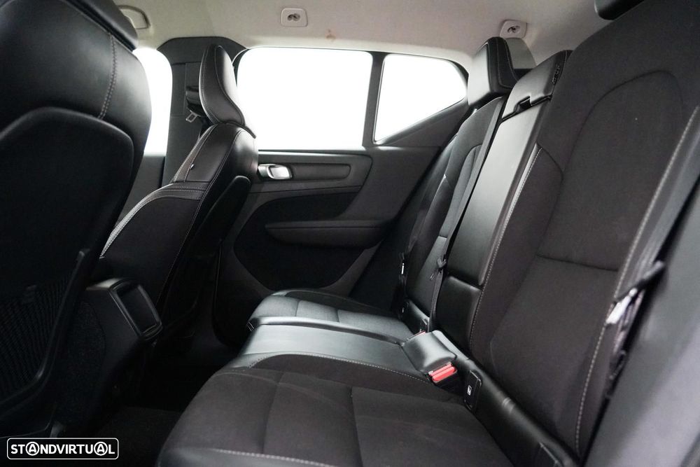 Volvo XC 40 1.5 T3 Momentum Tech Edition - 7