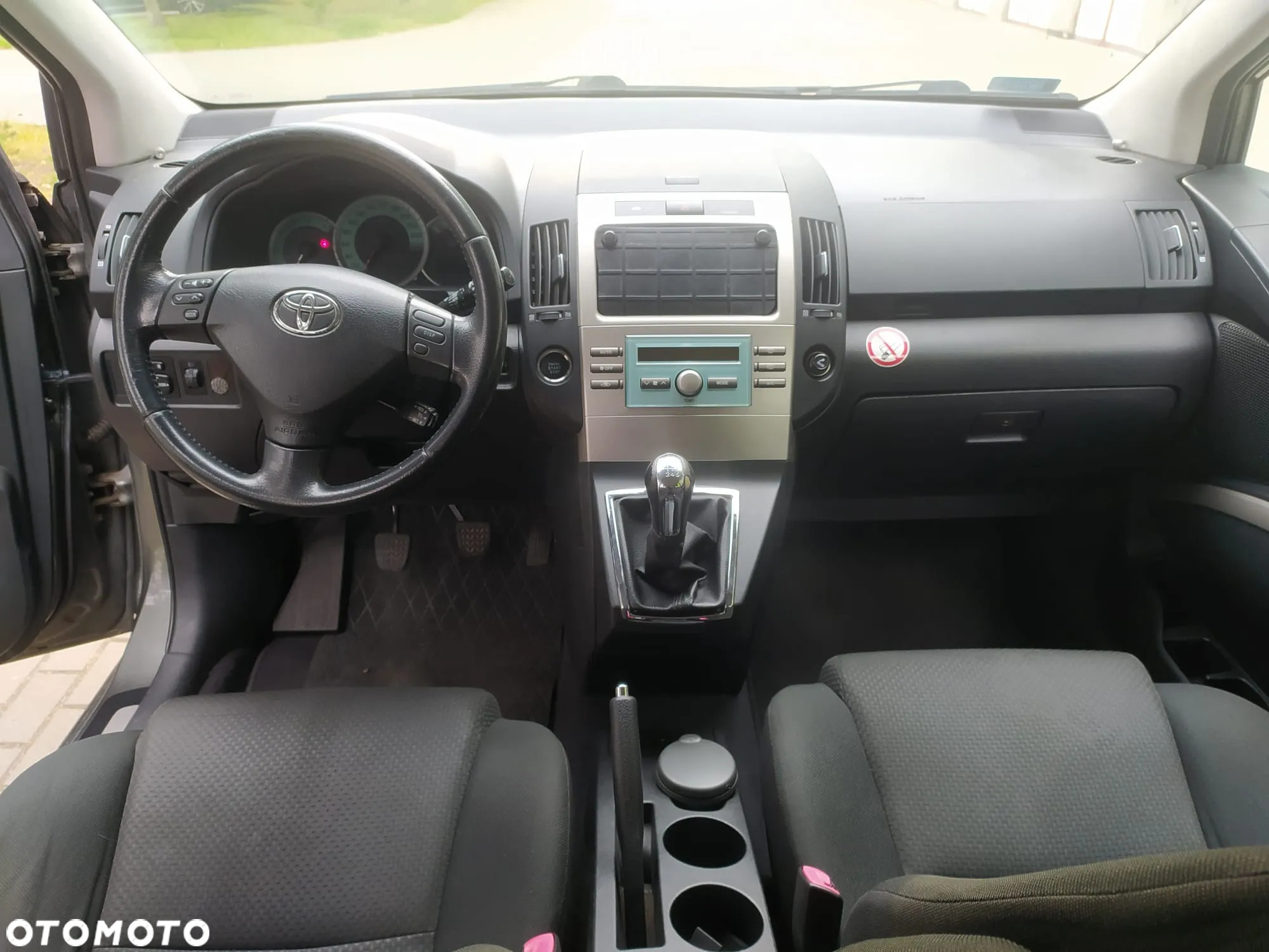 Toyota Corolla Verso 2.2 D-4D Terra 7os - 10