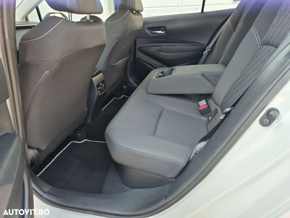 Toyota Corolla 1.8 HSD Business - 21