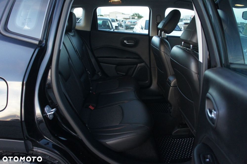 Jeep Compass - 18