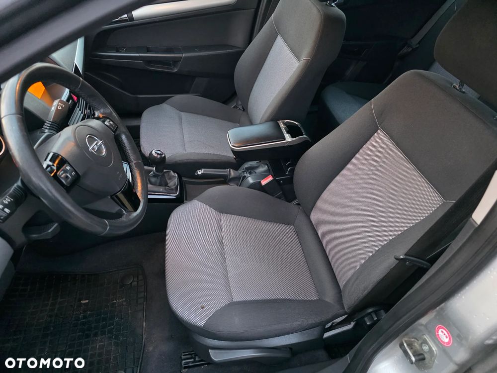 Opel Astra 1.7 CDTI DPF 150 Jahre - 22