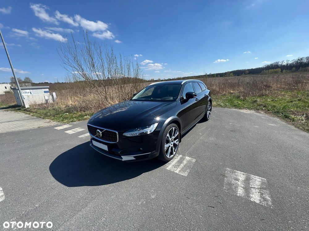Volvo V90 Cross Country - 1