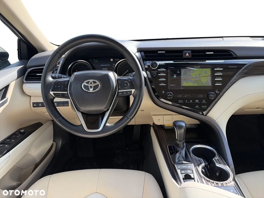 Toyota Camry 2.5 Hybrid Executive CVT - 20