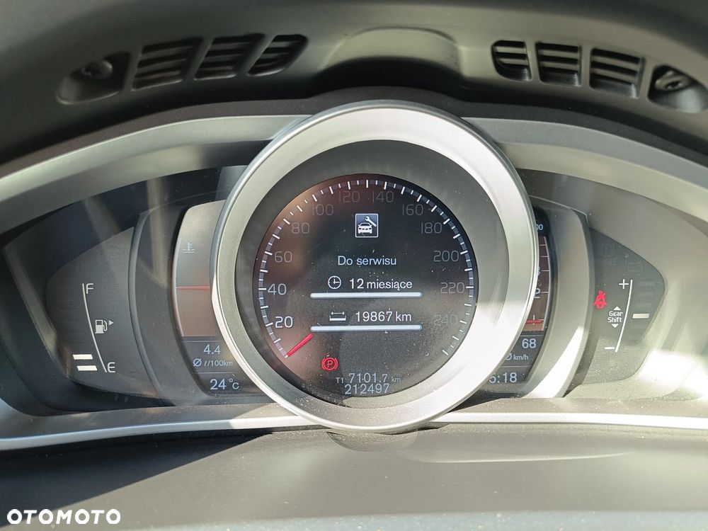 Volvo V40 D2 Momentum - 34