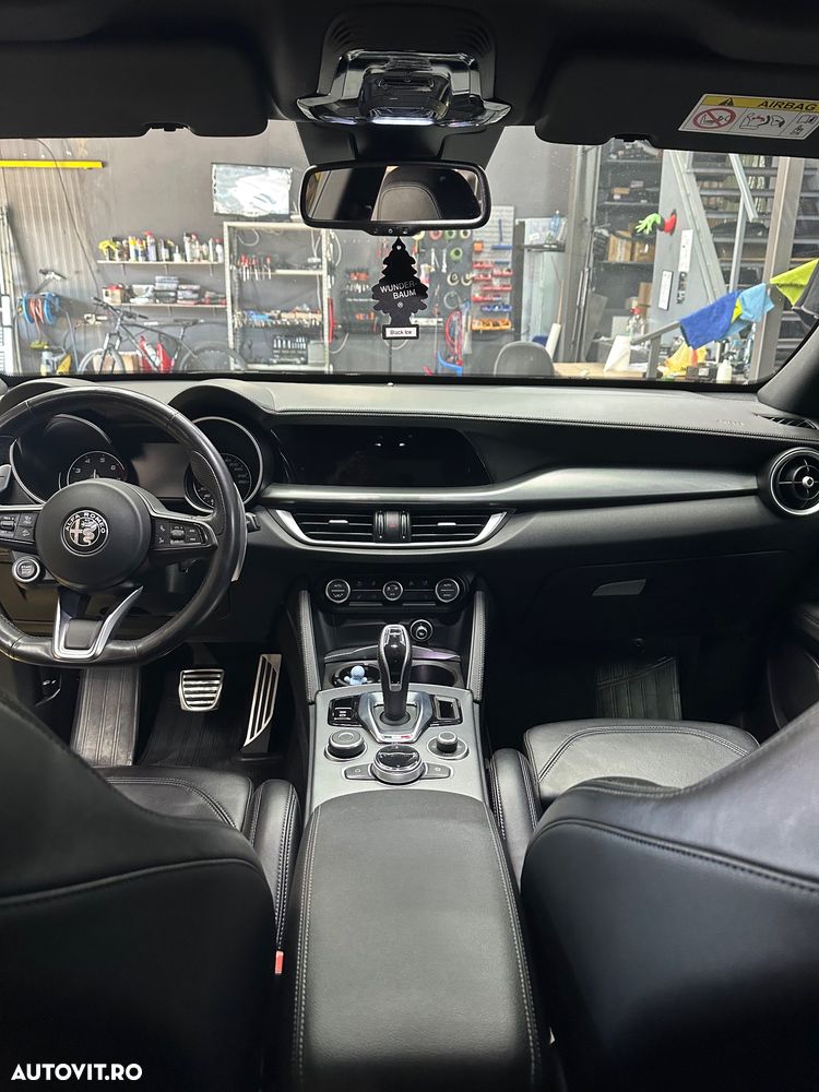 Alfa Romeo Stelvio 2.0 Turbo AWD AT8 Veloce - 9