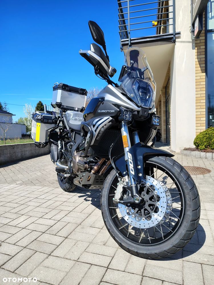 QJMOTOR SRT 600SX - 5