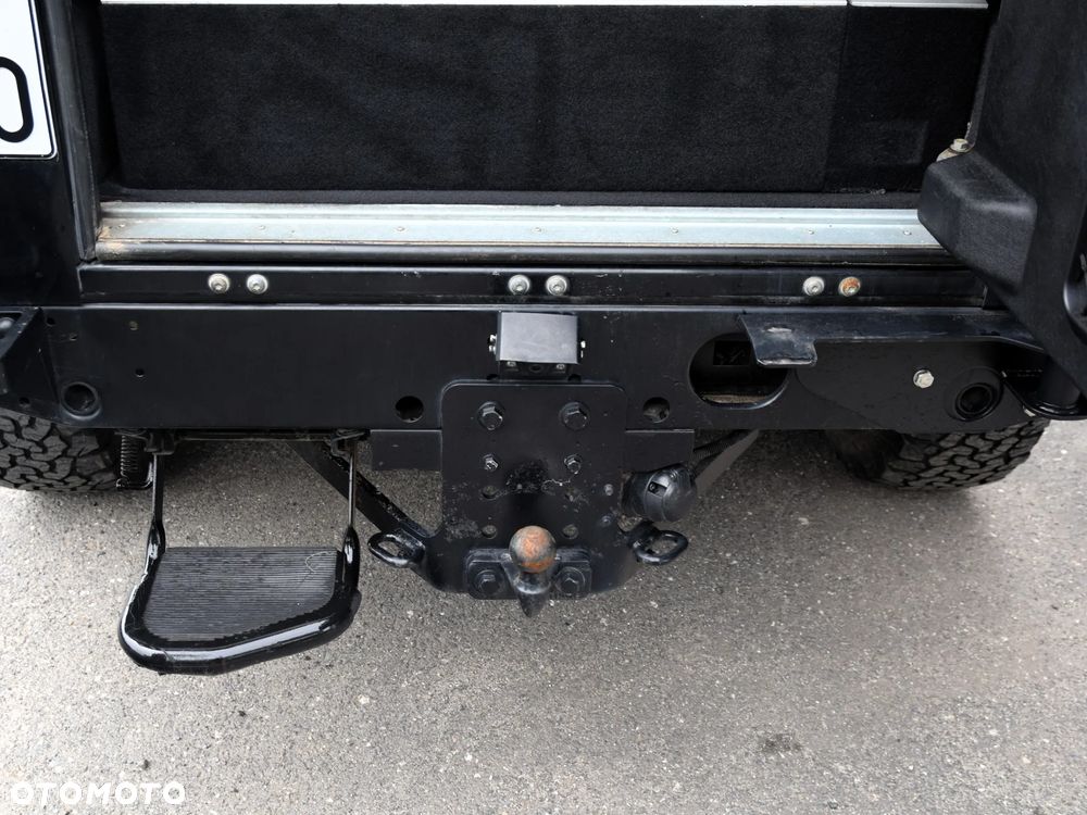Land Rover Defender - 12