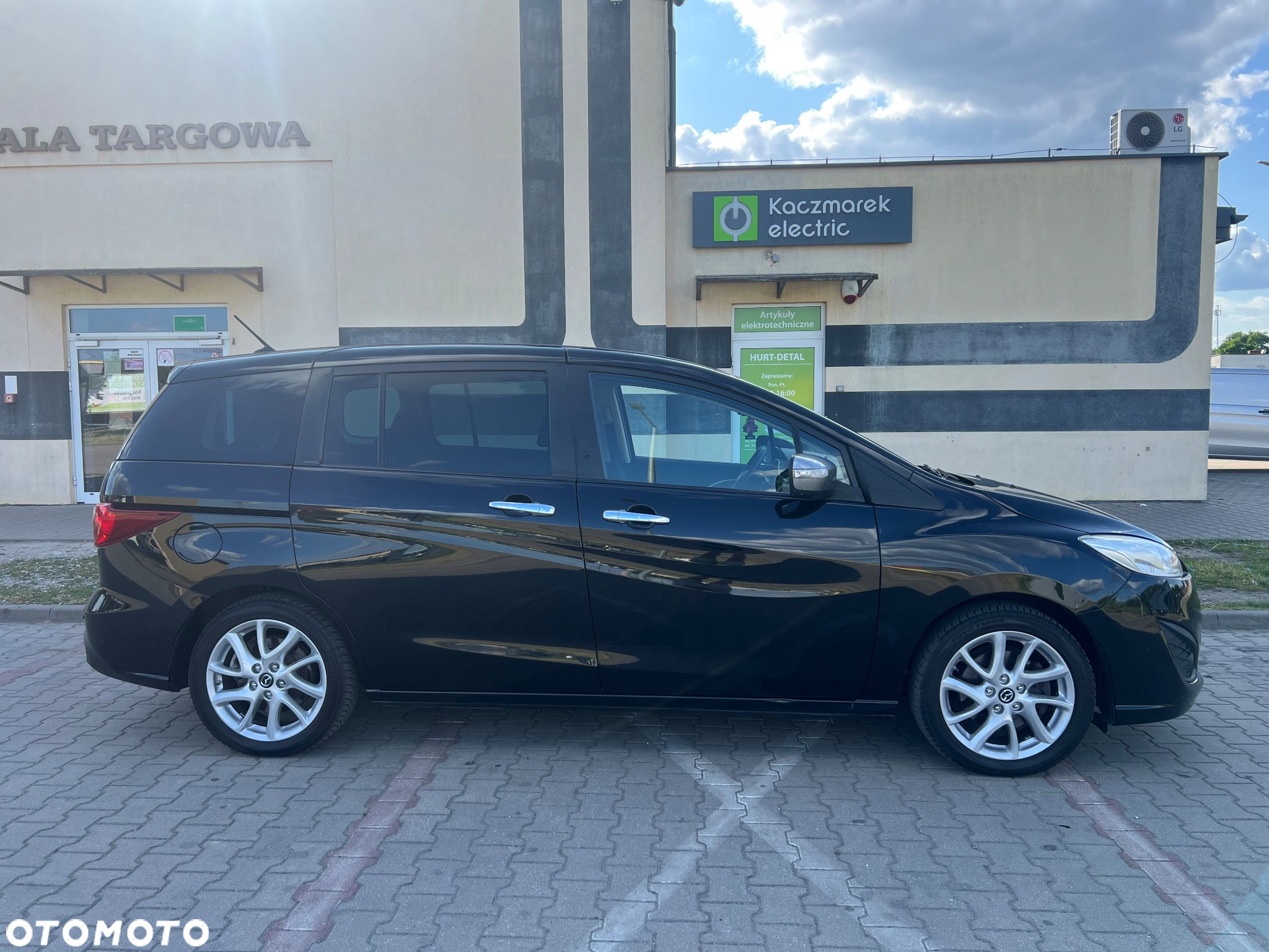 Mazda 5 1.8 Exclusive + - 9