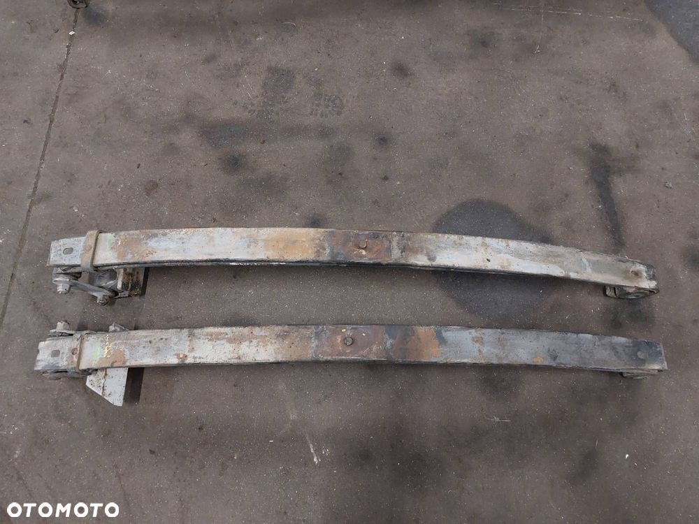 RESOR PIÓROWY TYŁ KOMPLET RENAULT TRAFIC I 89-00 2 PIÓROWY - 2