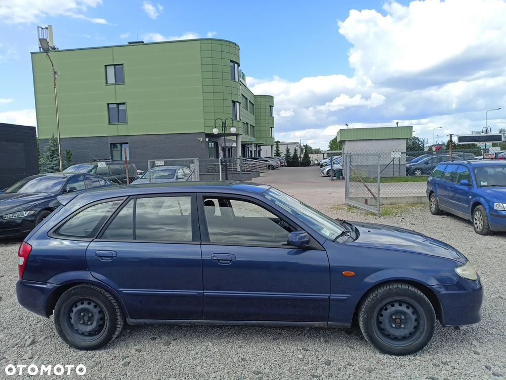 Mazda 323F - 5