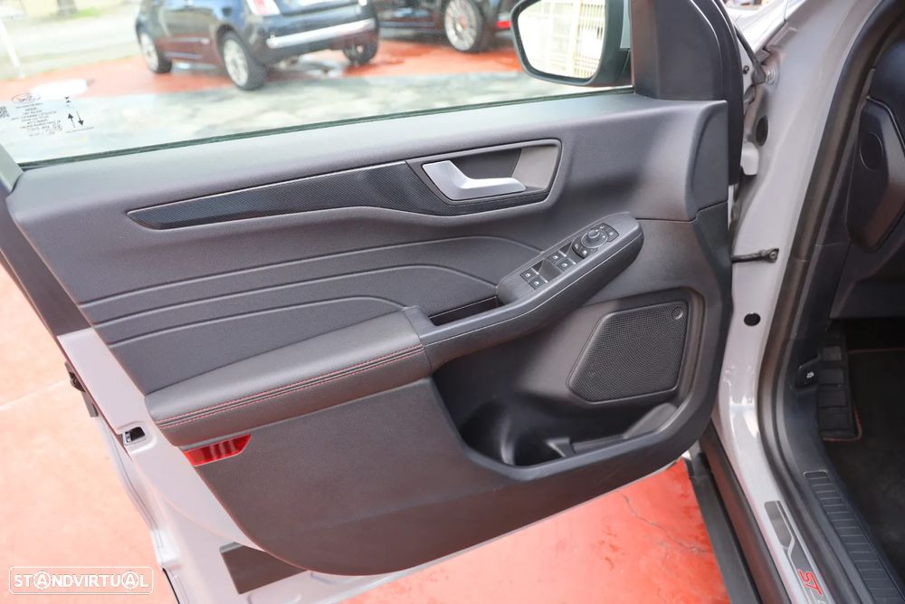 Ford Kuga 2.5 PHEV ST-Line X - 30