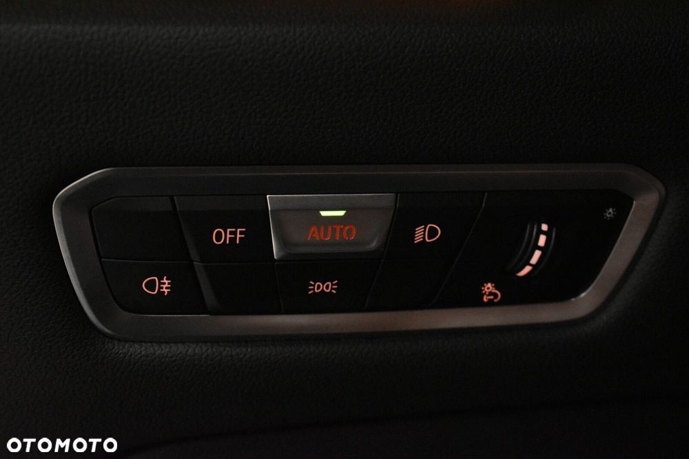 BMW X5 xDrive25d - 11