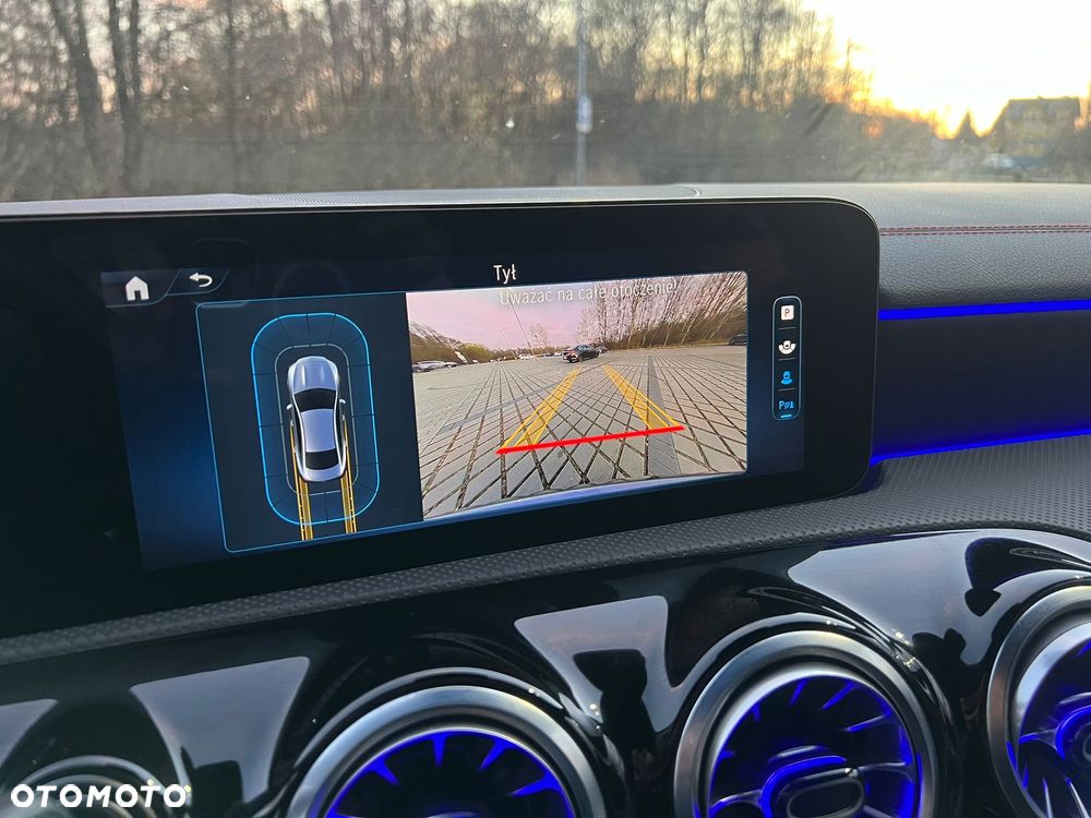 Mercedes-Benz CLA - 21