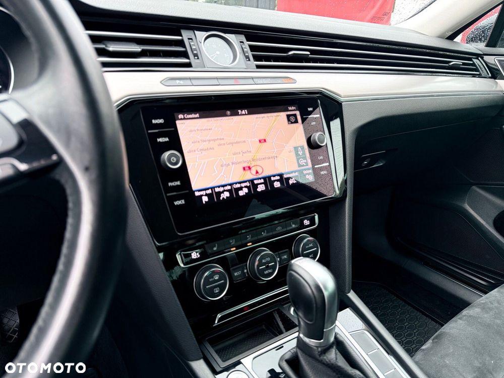 Volkswagen Passat - 13