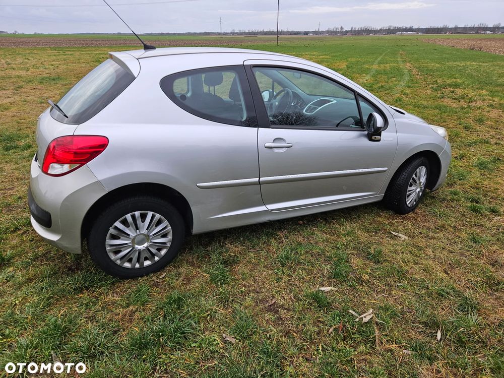 Peugeot 207 1.4 16V Trendy - 6