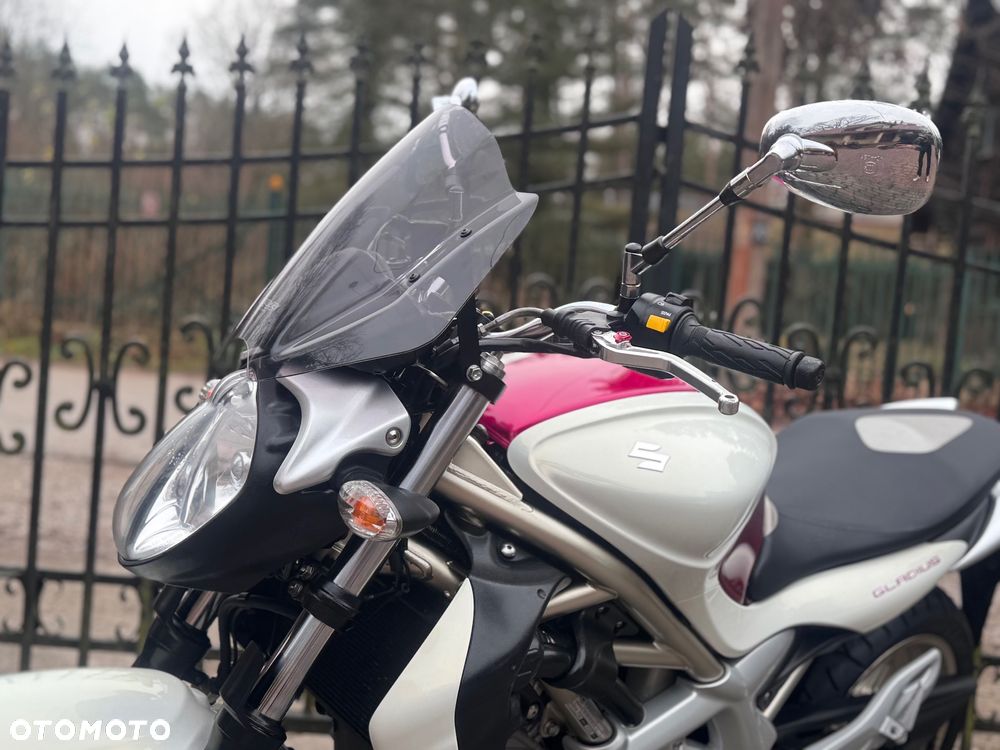 Suzuki Gladius - 18