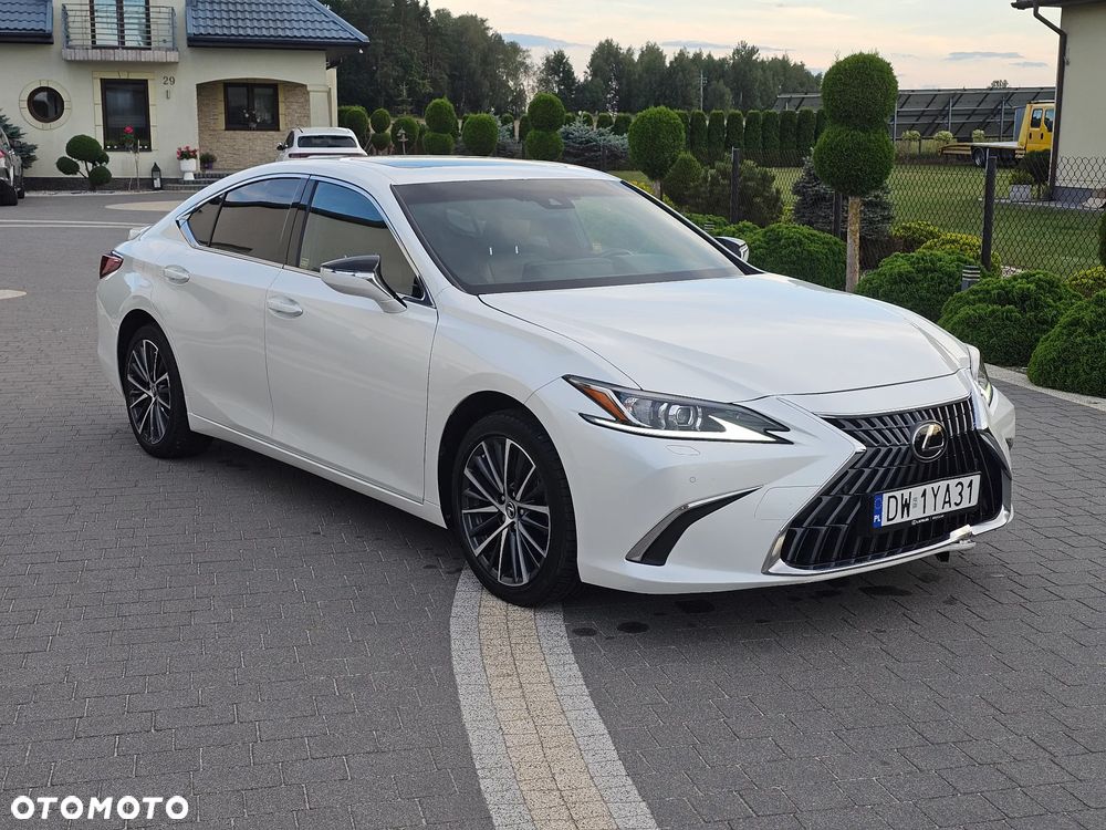 Lexus ES 300h Business Edition - 1