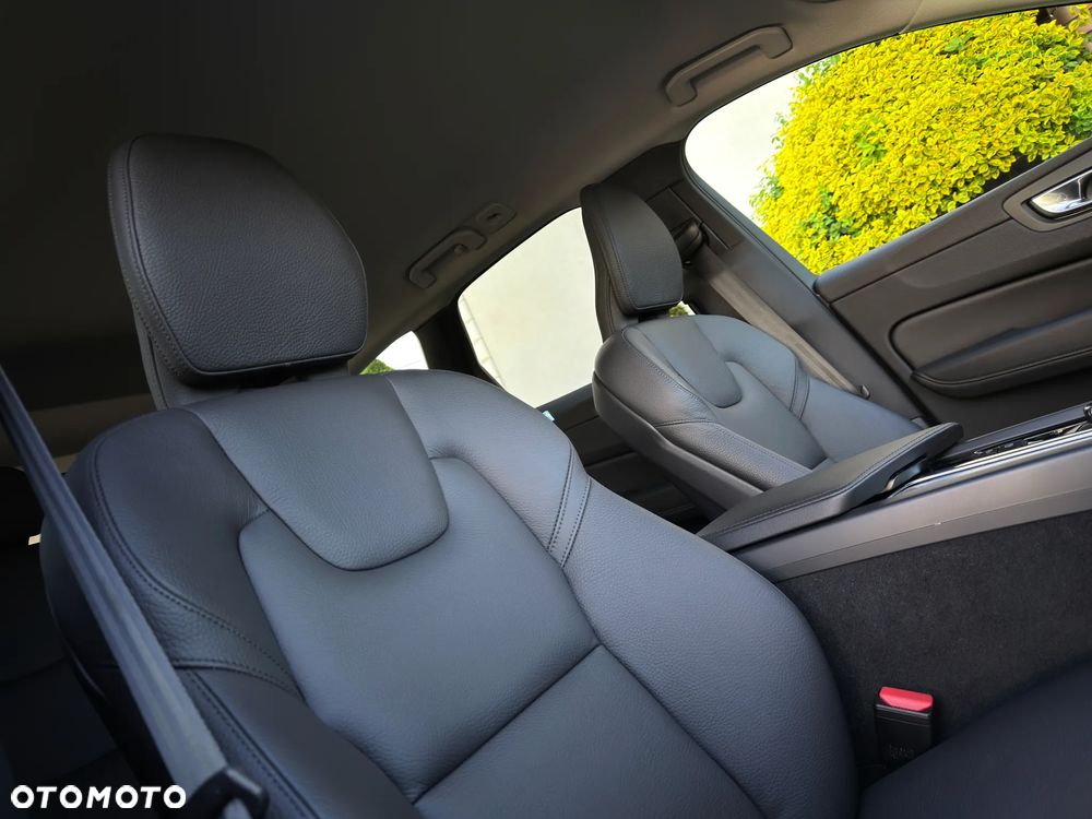 Volvo XC 60 B4 D Geartronic RDesign - 11