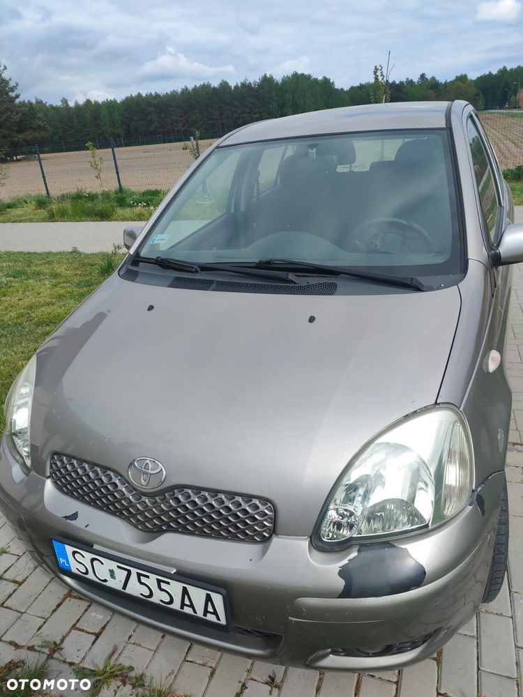 Toyota Yaris 1.0 Base - 2