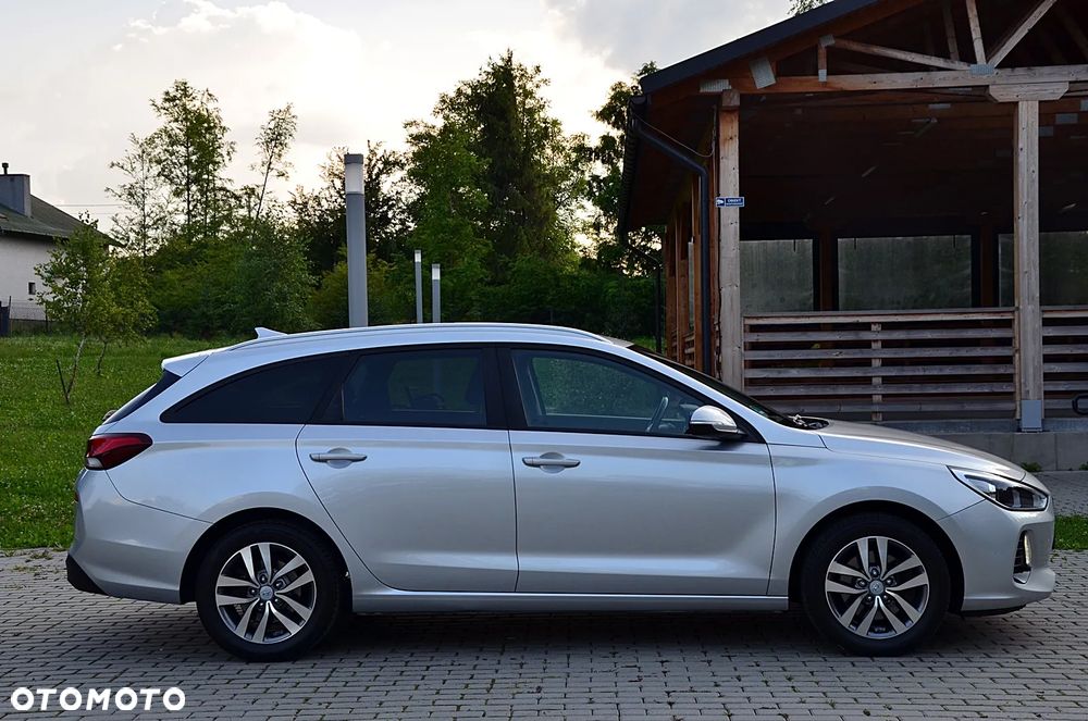 Hyundai i30 1.4 T-GDI Family+ - 8