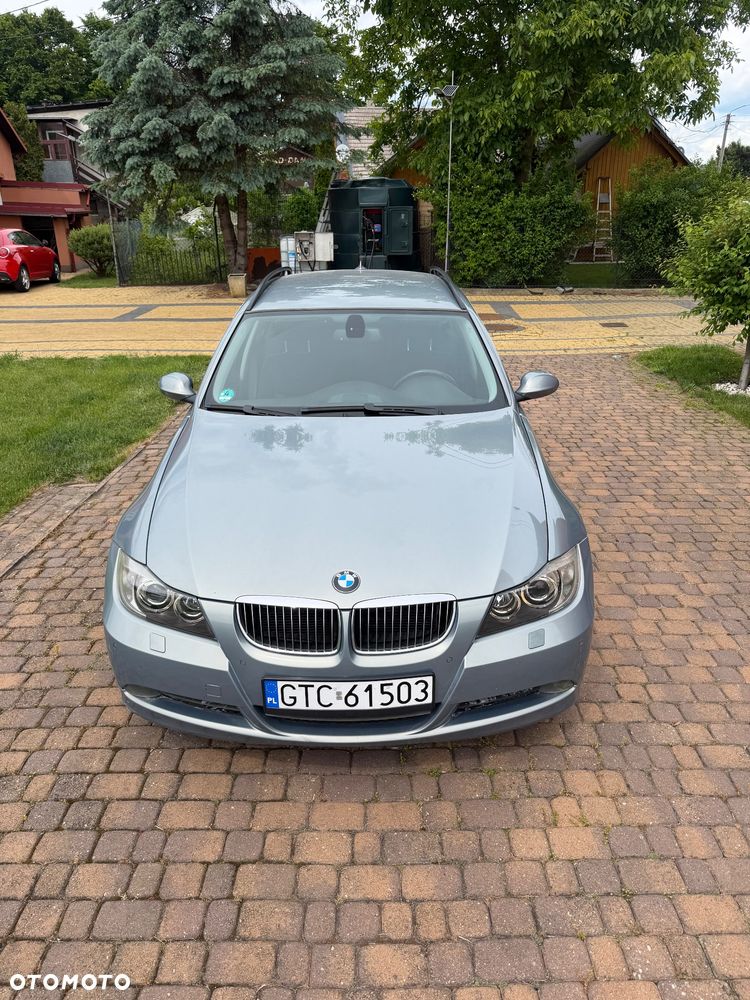 BMW Seria 3 325i - 1
